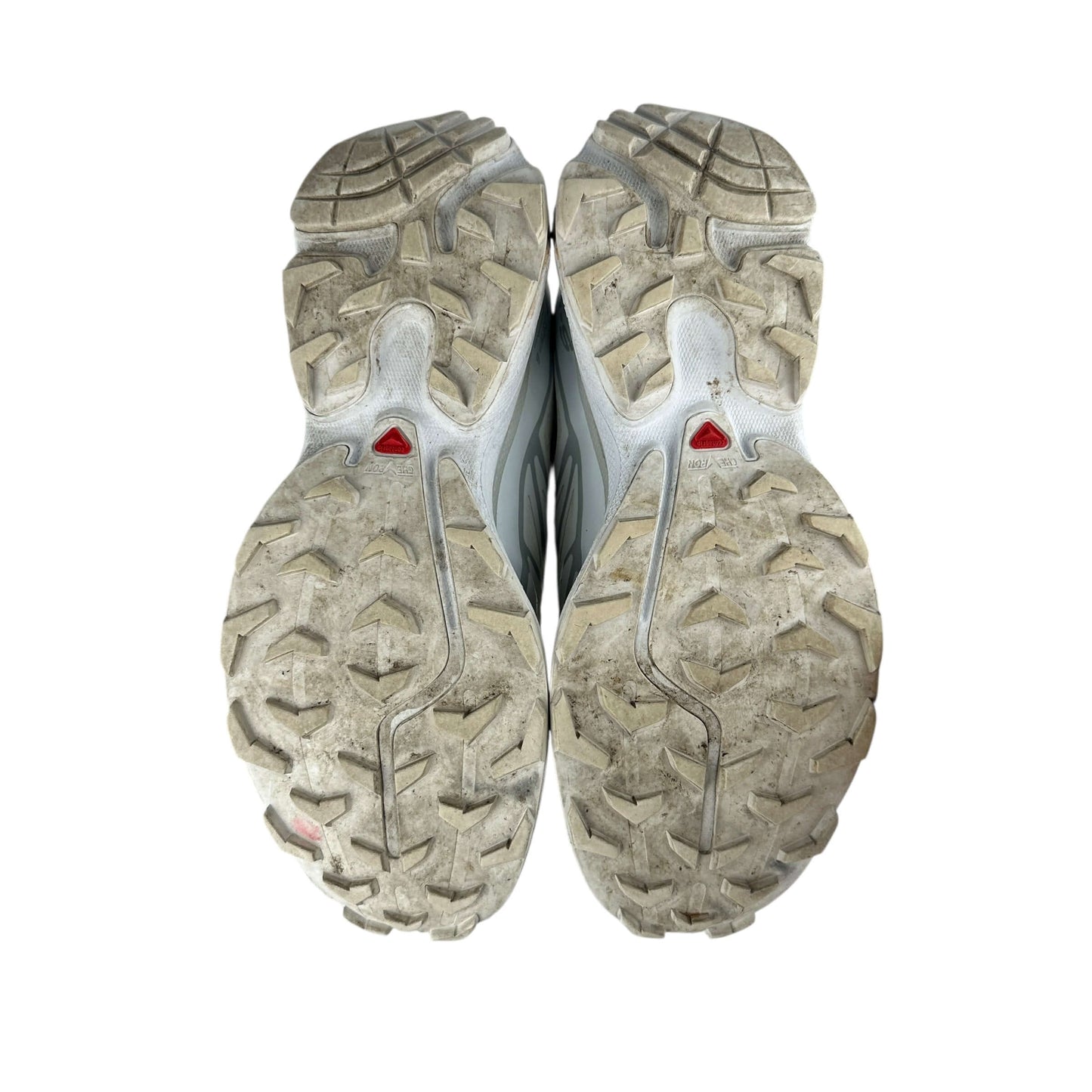 Salomon XT-6 white lunar rock trainers soles showing signs of wear, sustainable second hand sneakers in good condition.