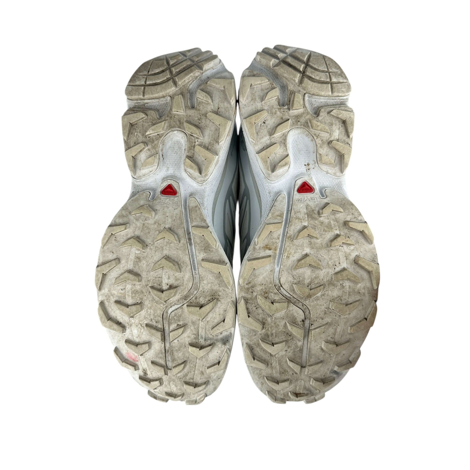 Salomon XT-6 white lunar rock trainers soles showing signs of wear, sustainable second hand sneakers in good condition.